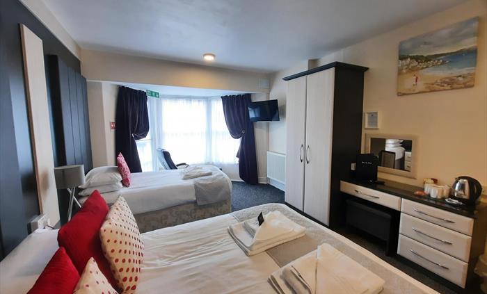 1 1/2 floors - Double bed and single bed